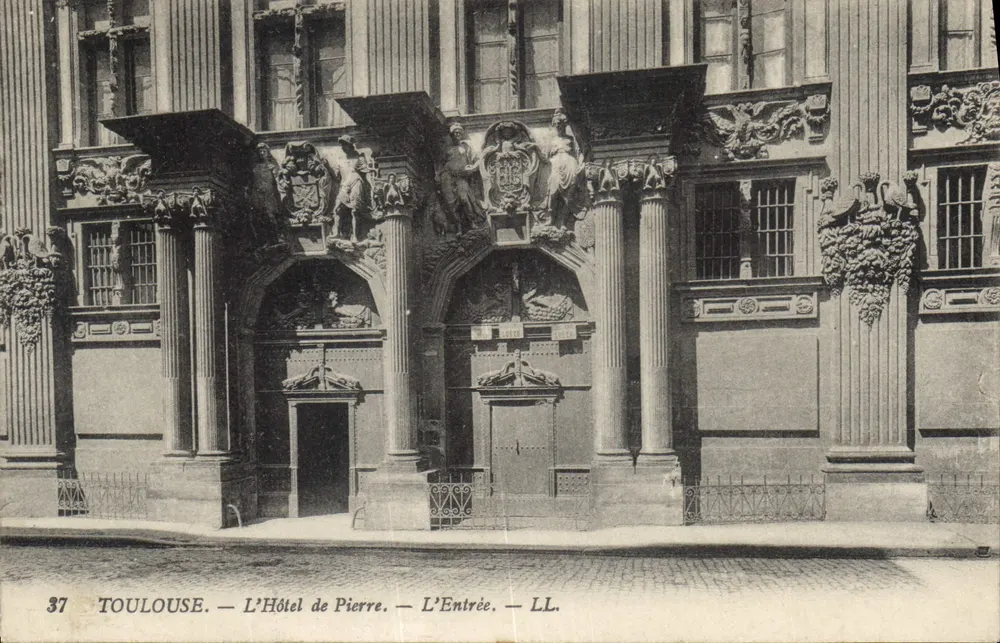 Toulouse — Das Hotel de Pierre — Die Eingangstür — LL. - Vorderseite