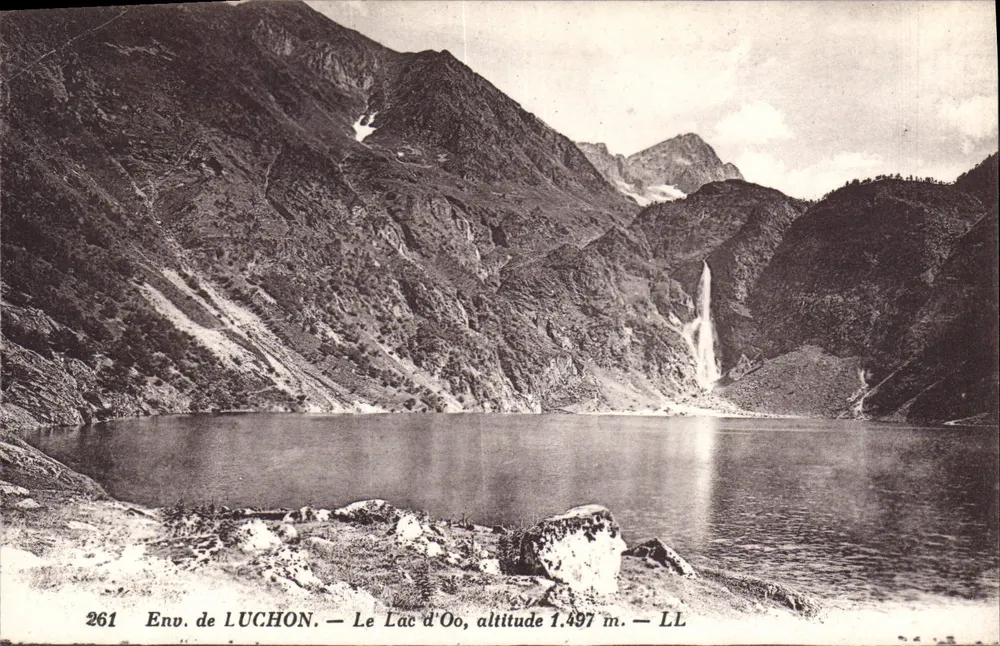 Ambiente de LUCHON — O Lago de Oo, altitude 1.497 m. — LL - Frente