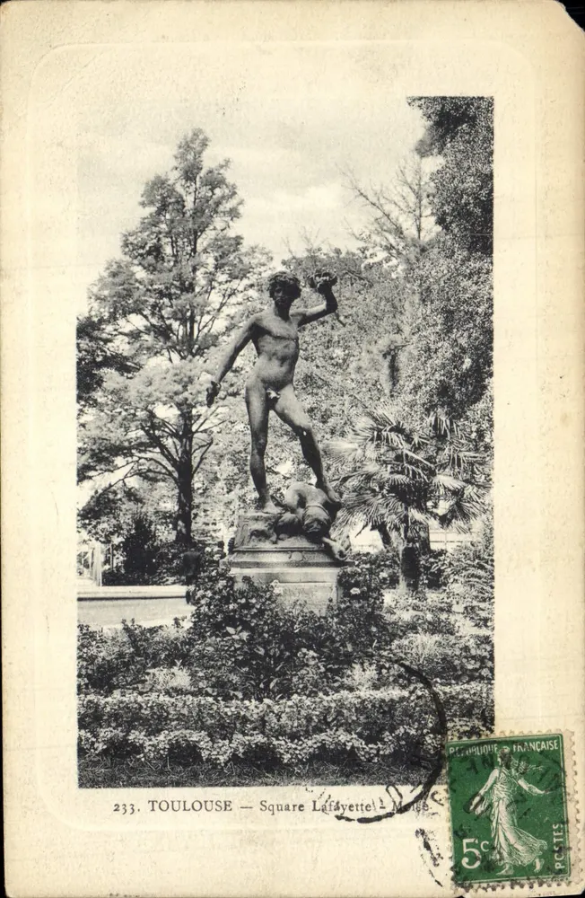 Toulouse — Praça Lafayette — Estátua das Musas - Frente