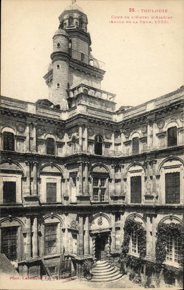Cour des Hôtel d'Assézat — Ecke der Tour, Toulouse — Phot. Labouche Fr. - Vorderseite