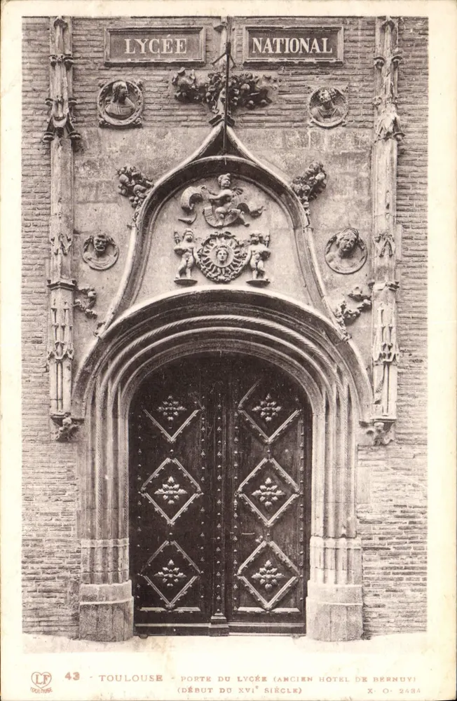 Toulouse — Porte do Lycée (antigo hotel de Bernuy) — início do século XVI — Fototipia Labouche - Frente