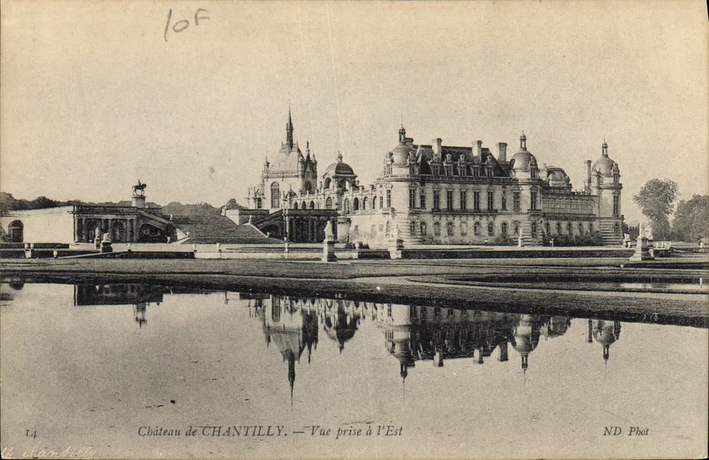 Castelo de Chantilly — Vista tirada a Leste — ND Phot - Frente