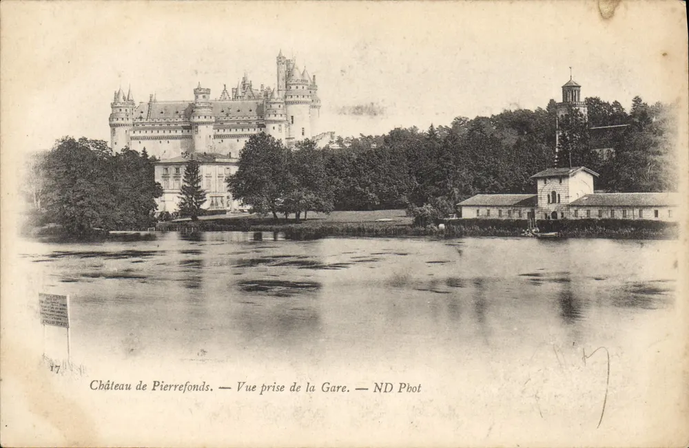 Schloss Pierrefonds — Ansicht von der Station — ND Phot - Vorderseite