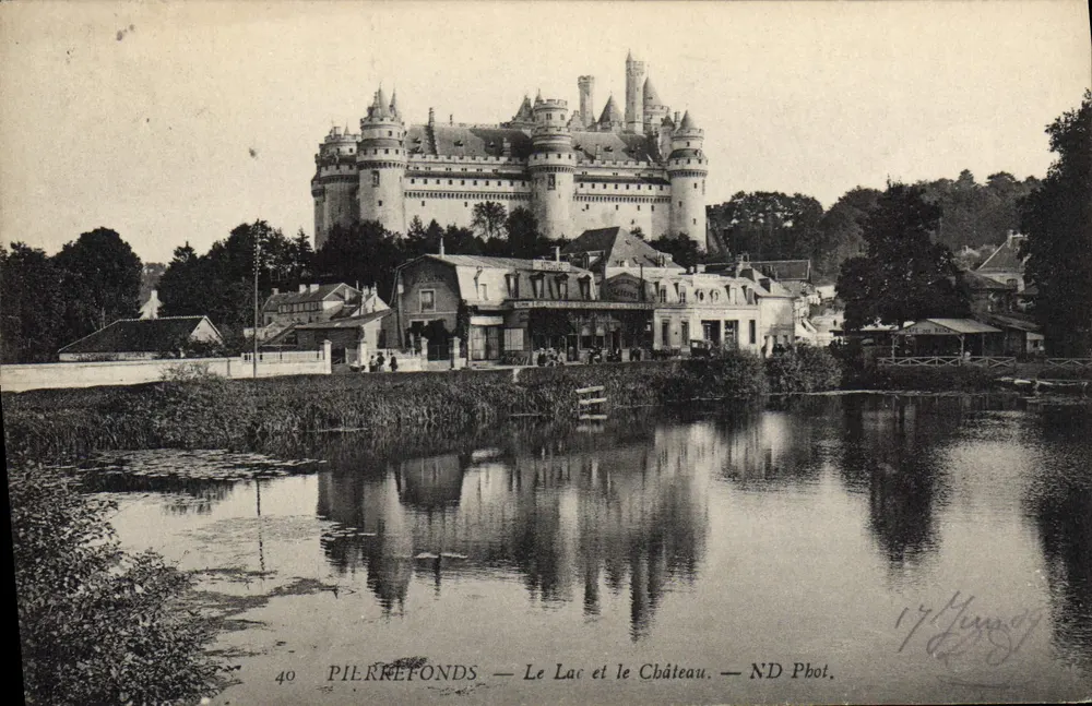 PILKREFONDS — O Lago e o Castelo — ND Pbot. - Frente