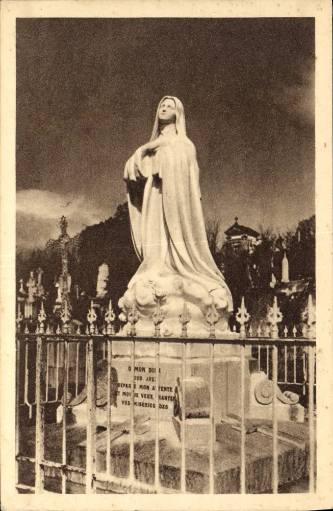 Statue der Jungfrau Maria — Friedhof der Karthäuser von Lisieux — n°37 - Vorderseite