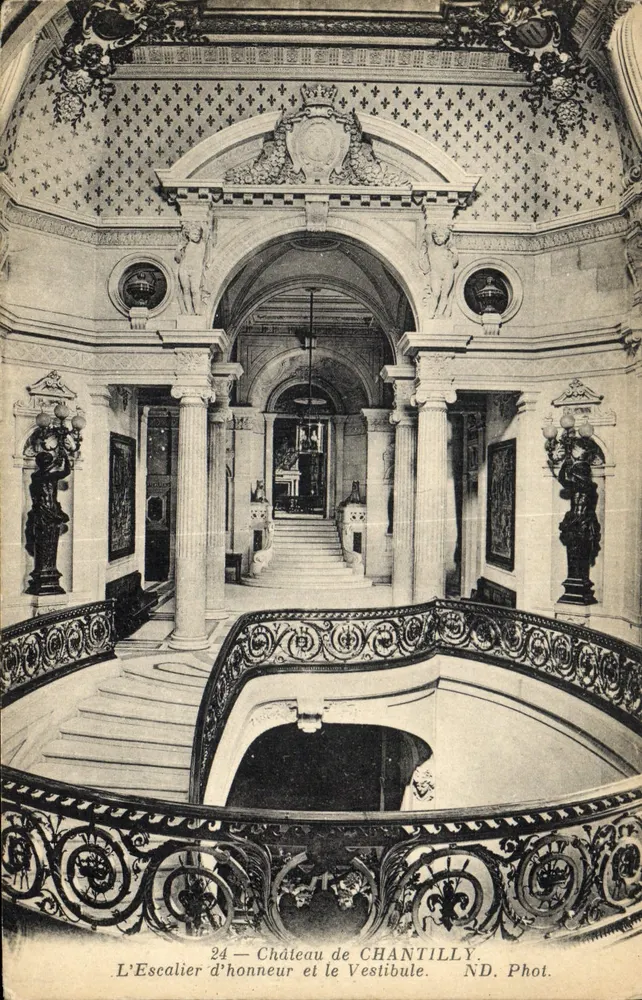 Schloss Chantilly — Die Ehrenstiege und der Vestibül — ND. Fot. n°24 - Vorderseite