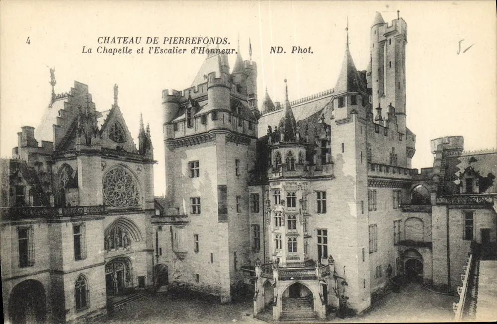 Schloss Pierrefonds — Die Kapelle und die Ehrentreppe — ND. Phot. - Vorderseite