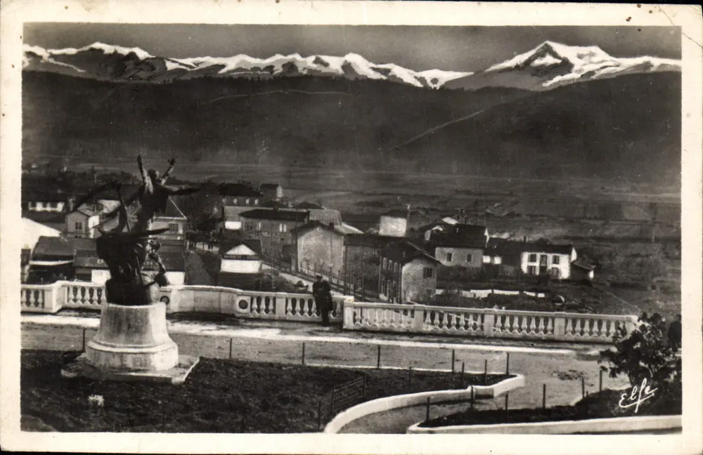 Saint-Gaudens — vista do monumento Jean-Betma — editor Laroche Héros, Toulouse - Frente