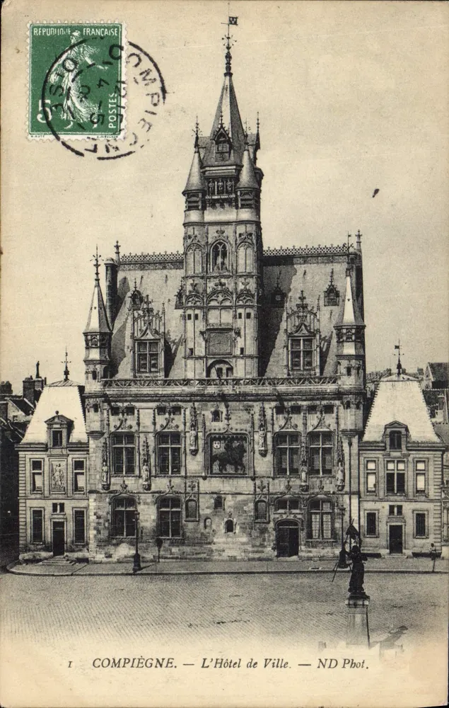 Compiègne — O Hotel de Ville — ND Fot. - Frente