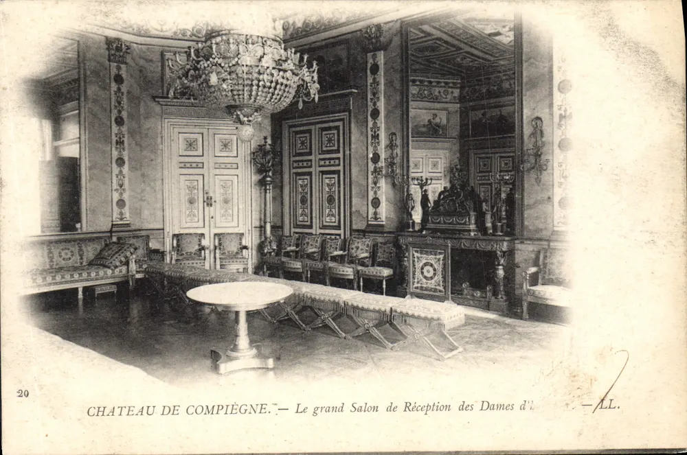 Castelo de Compiègne — O grande Salão de Recepção das Damas de Elite - Frente
