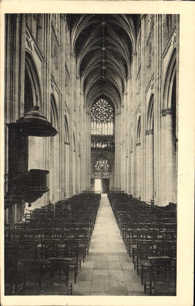 Tours — Catedral — Nef vista do Coro — Edição dos Monumentos Históricos - Frente
