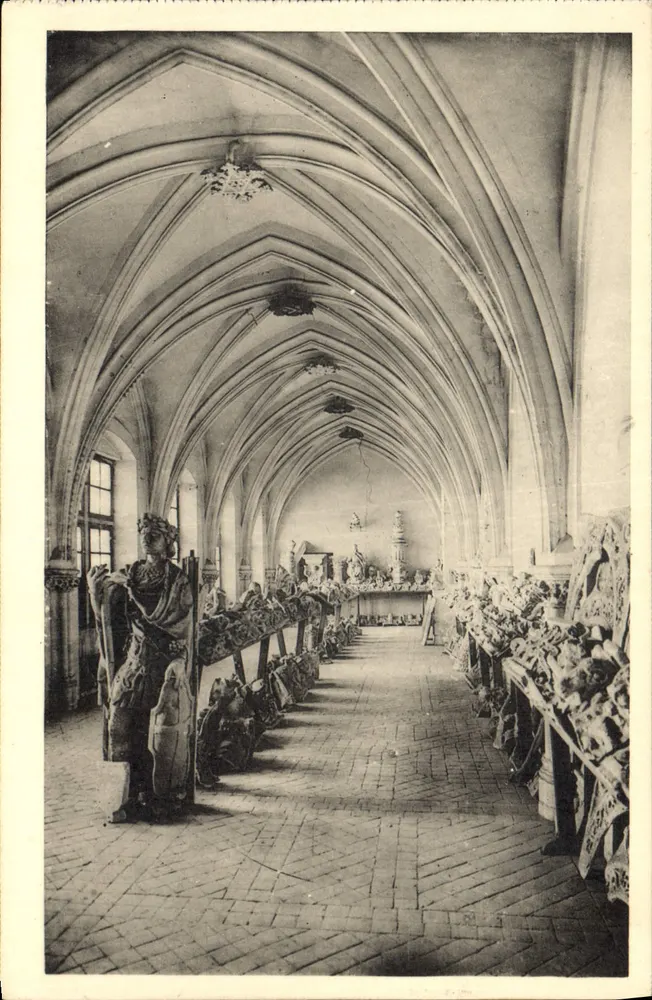 Tours — Claustro da Catedral — Antiga Livraria - Frente