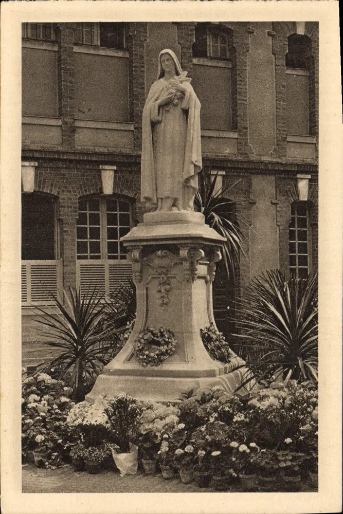 Statue der hl. Thérèse des Kindes Jesu — Carmel von Lisieux — Verleger nicht sichtbar - Vorderseite