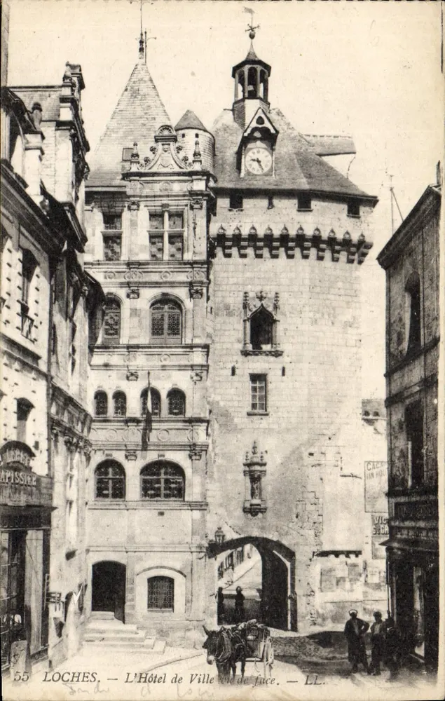 Loches — O Hotel de Ville vista frontal — LL. - Frente