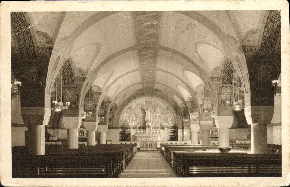 La Basilique de Lisieux — La Crypte — Vue Générale — Dranger-Paris - Frente