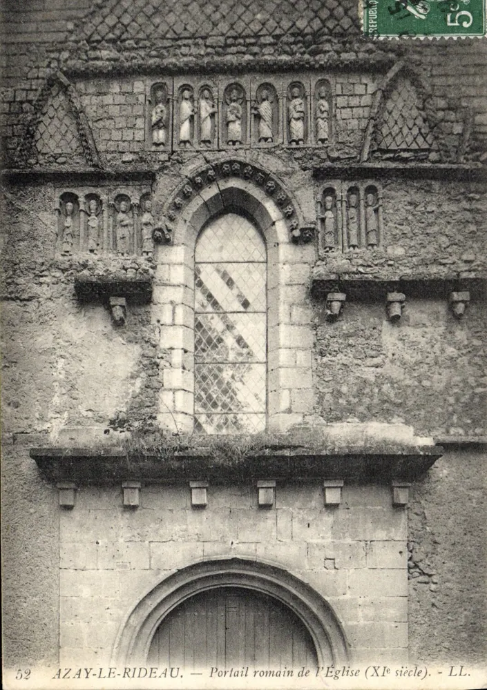 Azay-le-Rideau — Römischer Portal der Kirche (11. Jahrhundert) — LL. - Vorderseite