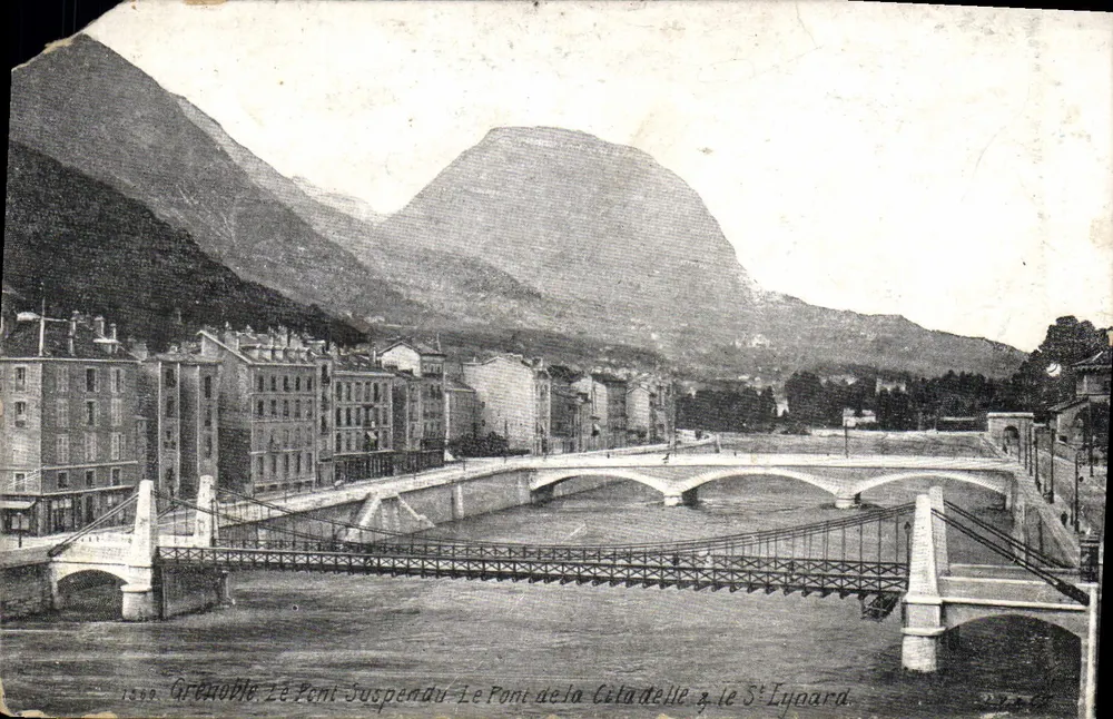Grenoble — O Ponte suspensa, O Ponte da Cidade e o Monte Lygard — editor anônimo, número de série não visível - Frente
