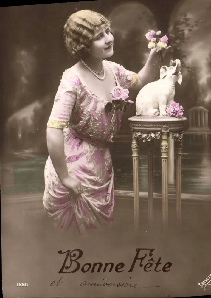 Frau in einem rosa Kleid — mit einem weißen Elefanten — 'Bonne Fête et anniversaire' — Preset, Nr. 1890 - Vorderseite