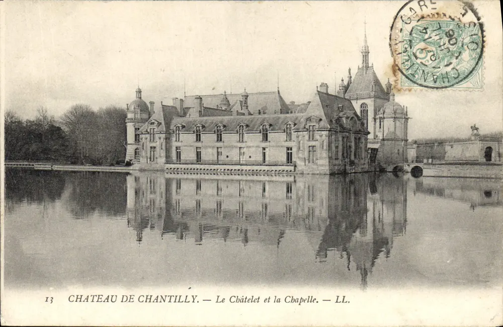 Schloss Chantilly — Das Châtelet und die Kapelle — LL. - Vorderseite