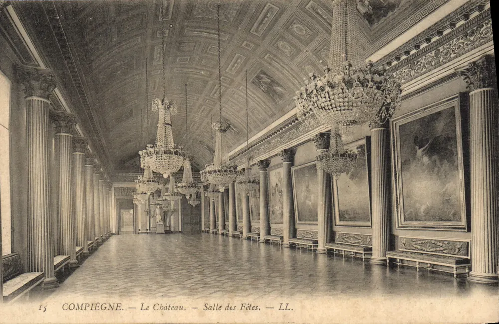Compiègne — O Castelo — Sala das Festas — LL. - Frente