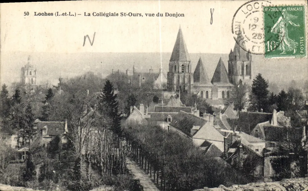 Loches (I.-et-L.) – Ansicht der Kollegiate St-Ours vom Donjon - Vorderseite