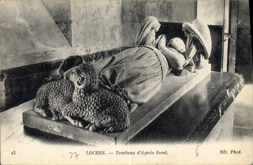 Loches — Túmulo de Agnès Sorel - Frente