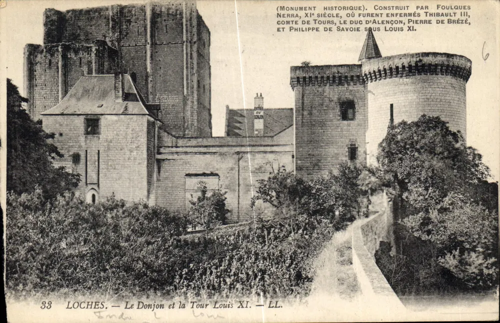 Loches — Der Bergfried und die Turm Louis XI — LL. — 33 - Vorderseite