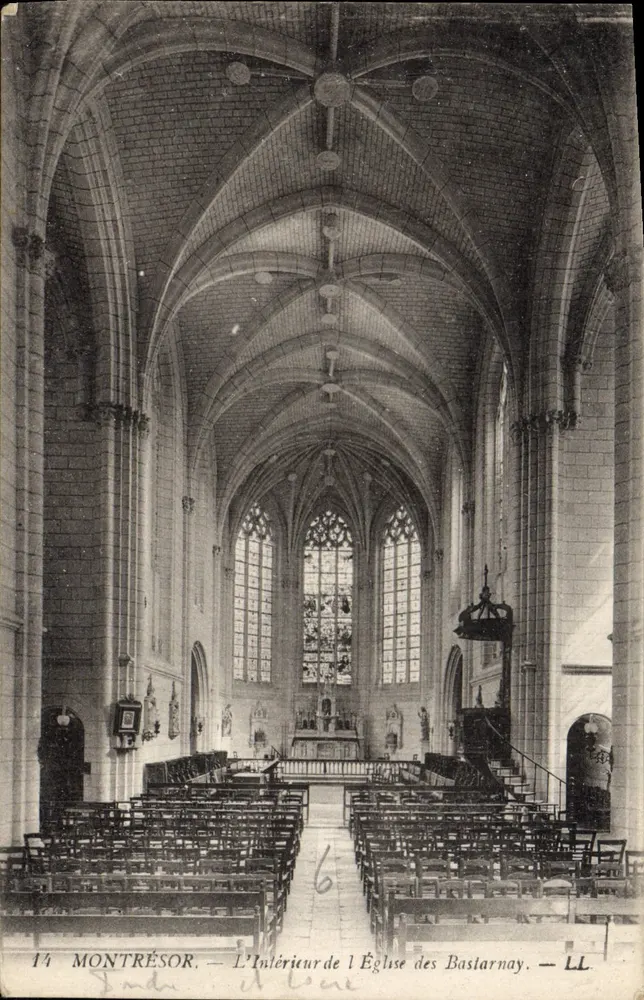 Montrésor — Innenansicht der Kirche Bastarnay — LL - Vorderseite