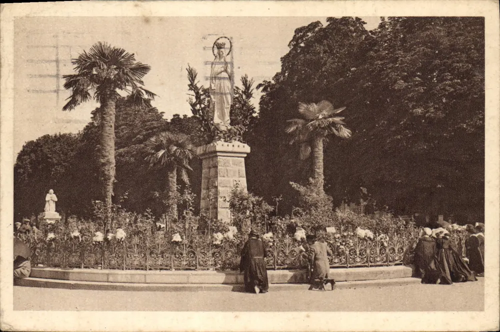 Lourdes — A Virgem Coroada — Edição Gounault n°50 - Frente