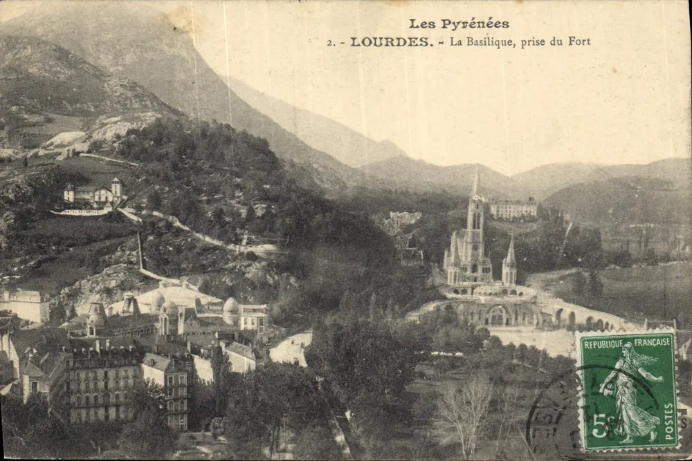 Lourdes — Die Basilika, Blick vom Fort — Unbekannter Verlag, Seriennummer 2 - Vorderseite
