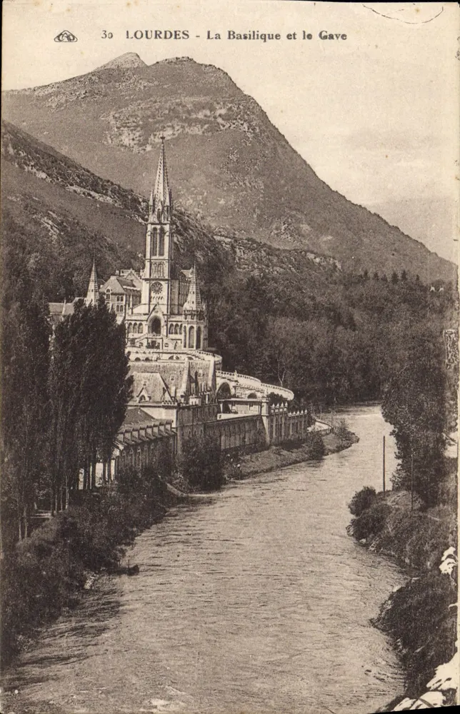 Lourdes - A Basílica e o Gave - Frente
