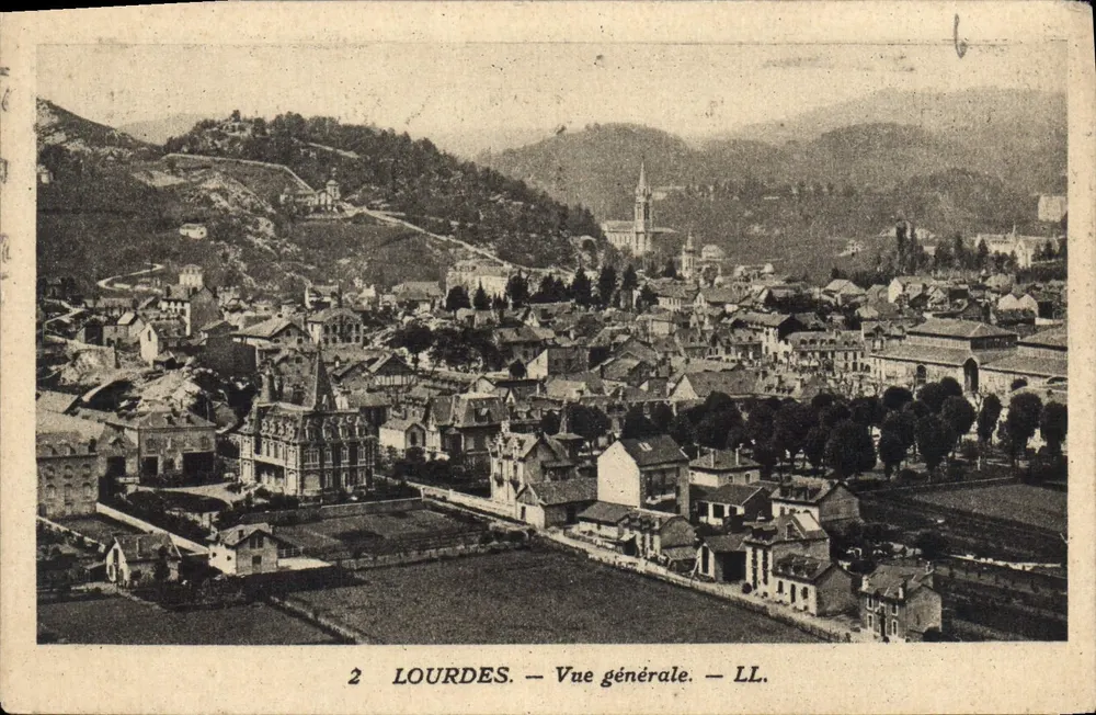 Lourdes — Vista geral — LL. - Frente