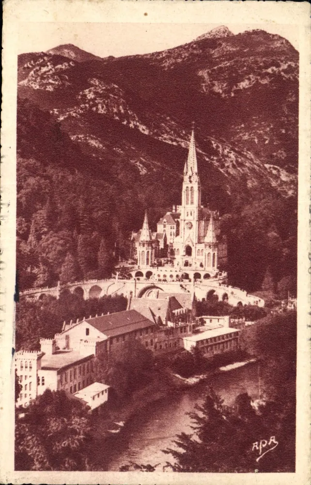 Lourdes — A Basílica e o Gave — editor A.P.A. n° 9 - Frente