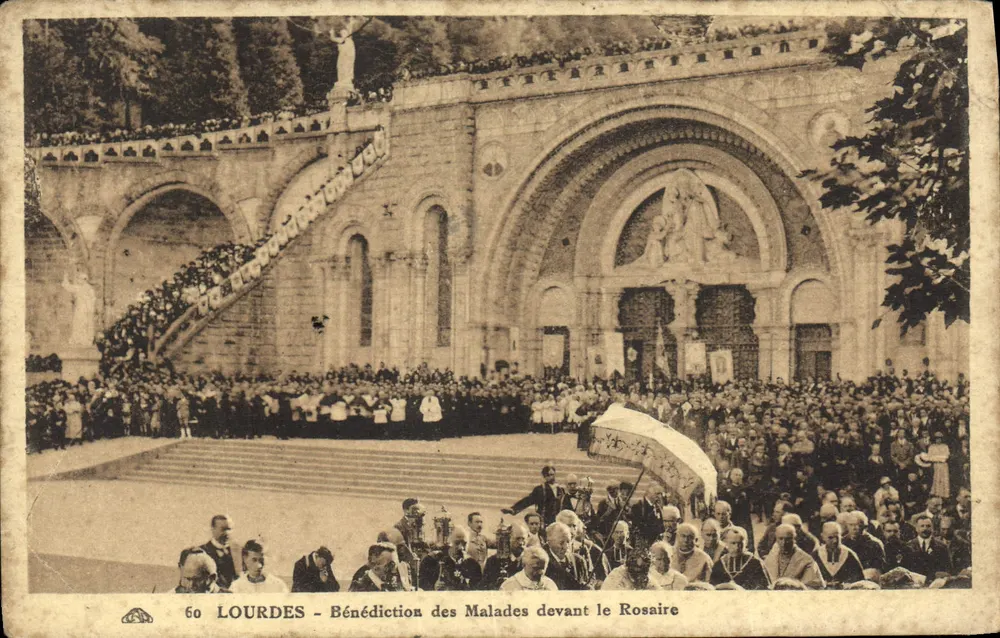 LOURDES - Bênção dos Doentes diante do Rosário - Frente