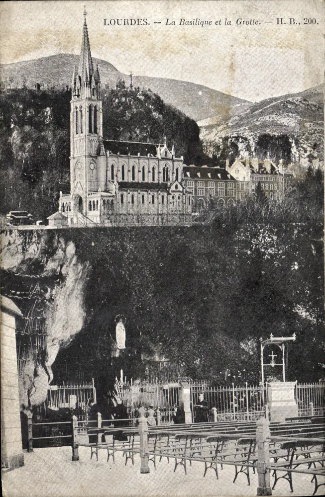 Lourdes — A Basílica e a Gruta — H.B., 200. - Frente