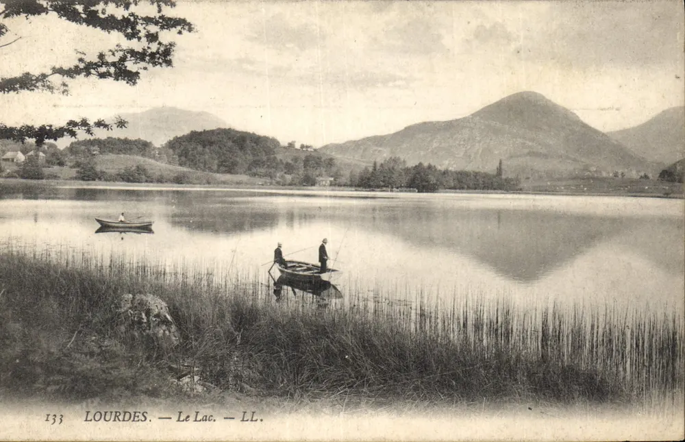 Lourdes — O Lago — LL. — n° 133 - Frente