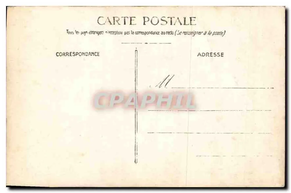 Criança no jardim — foto antiga — sem editor ou número visível - Verso