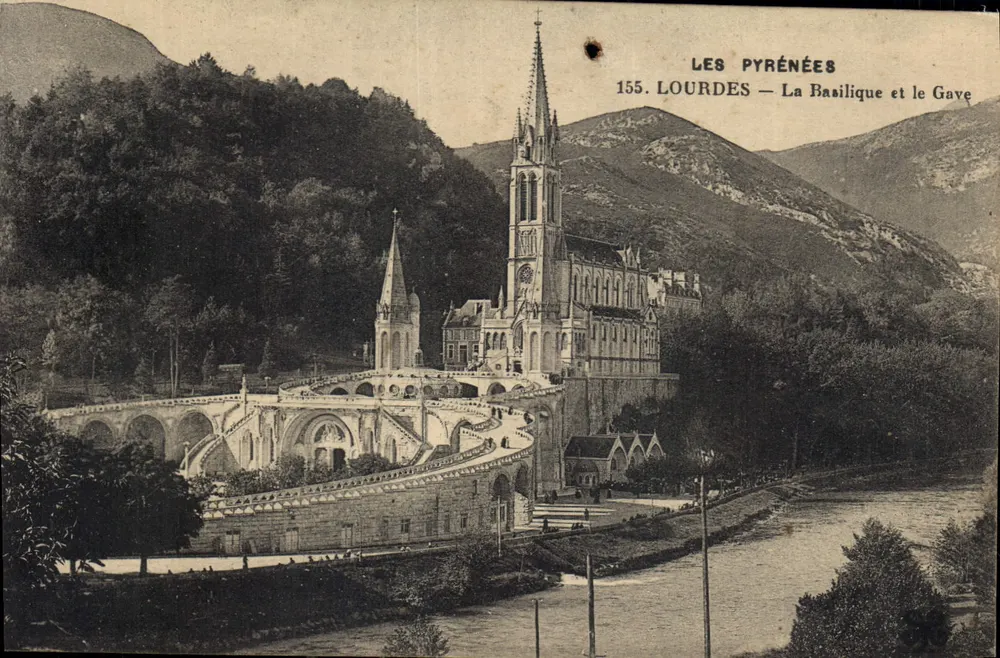 Lourdes — Die Basilika und der Gave — Die Pyrenäen — 155 - Vorderseite