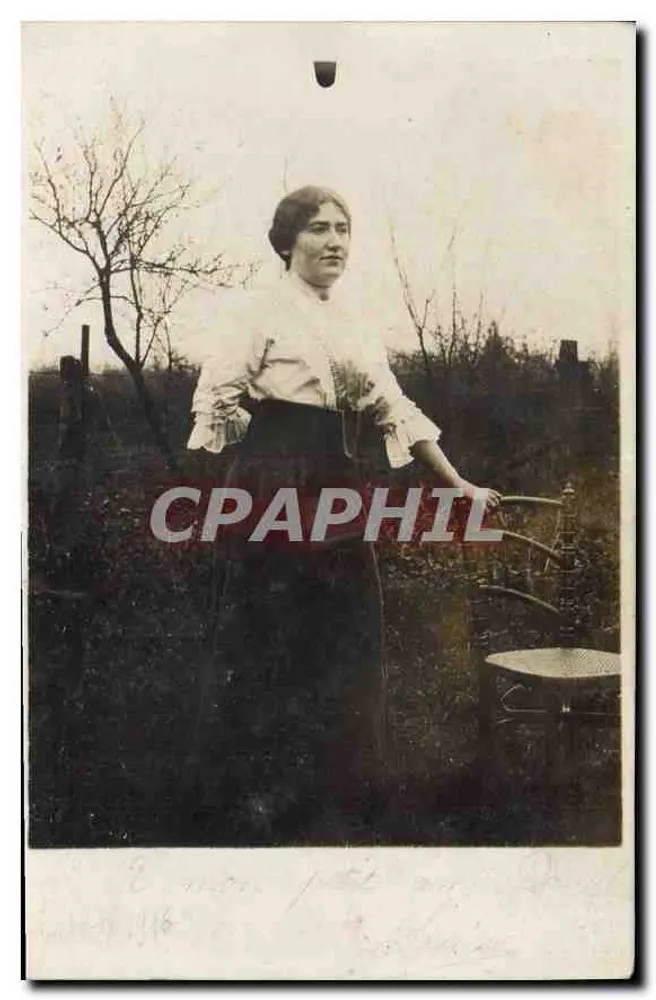 Mulher ao ar livre — 1918 — sem editor ou número de série visível - Frente