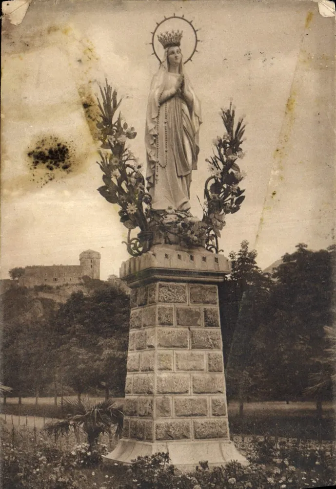Lourdes — A Virgem Coroada — Carta Postal de Luxo - Frente