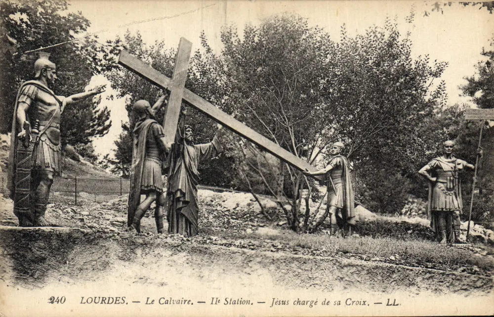 Lourdes — Le Calvaire — 11. Station — Jesus mit der Kreuzeslast — LL. - Vorderseite