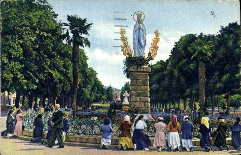 Lourdes — A Virgem Coroada — Edição P. Douillet - Frente