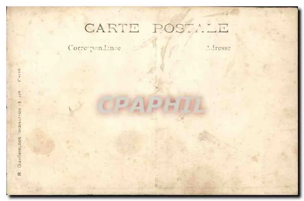 Familie vor einer Steintür — R. Guilleminot, Paris - Rückseite