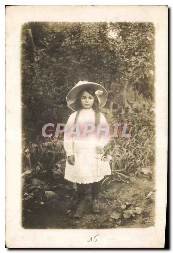 Menina no jardim — foto de estúdio — n°15 - Frente