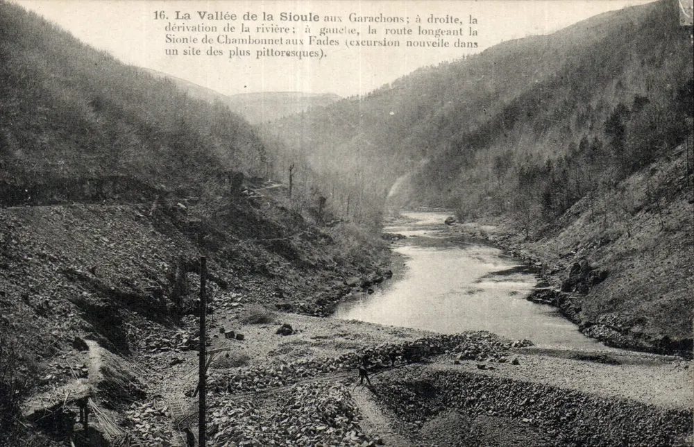 La Vallée de la Sioule aux Garachons — derivação do rio e estrada ao longo do local pitoresco de Chambonnet aux Fades — A. Michel, St-Gervais-d’Auvergne - Frente