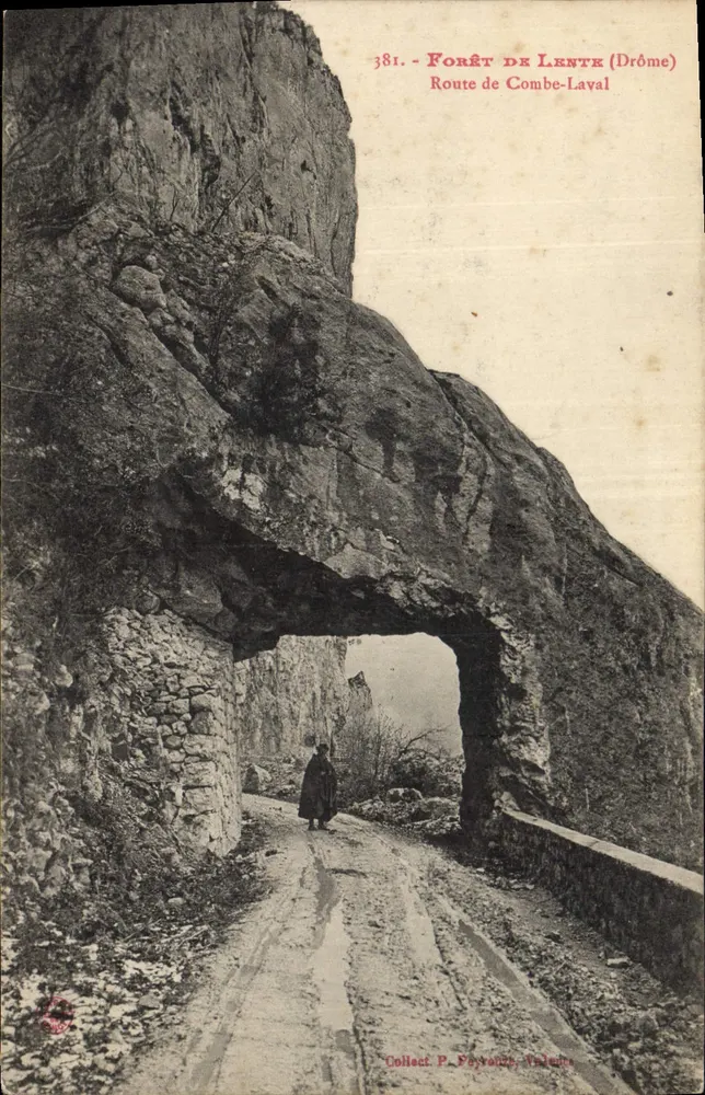 Floresta de Lente (Drôme) — Estrada de Combe-Laval — Coleção P. Payrouse, Valence - Frente