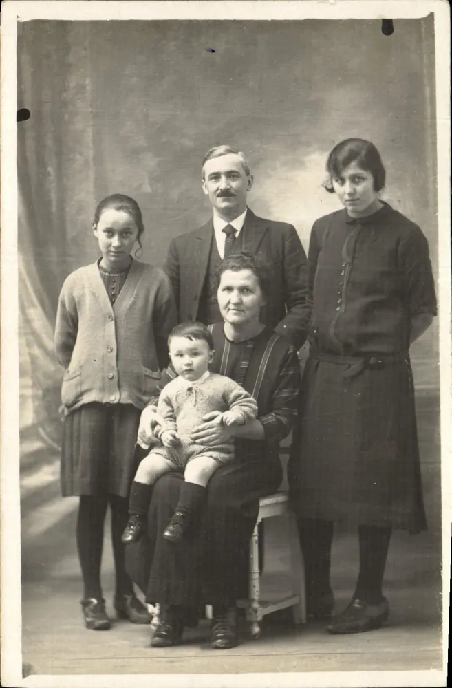 Familie — Portraitstudio — J. Echelat in Liévin - Vorderseite