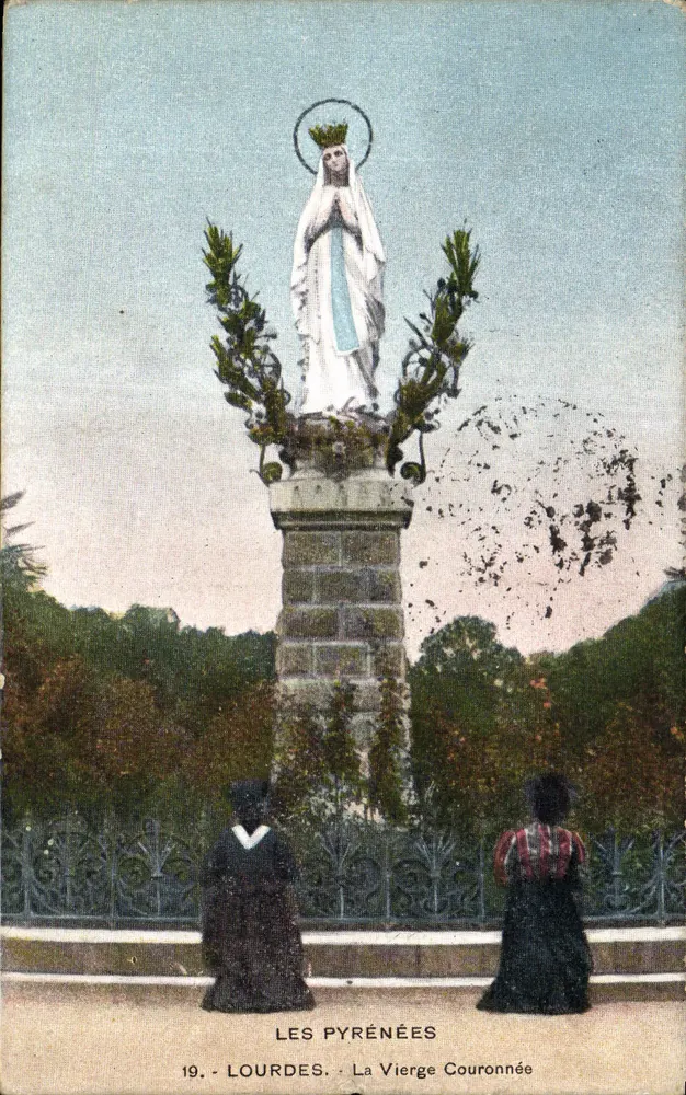 Lourdes - A Virgem Coroada — Editor Les Pyrénées, n°19 - Frente