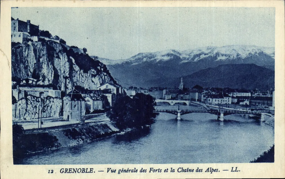 Grenoble — Allgemeiner Blick auf die Festungen und die Kette der Alpen — LL. - Vorderseite