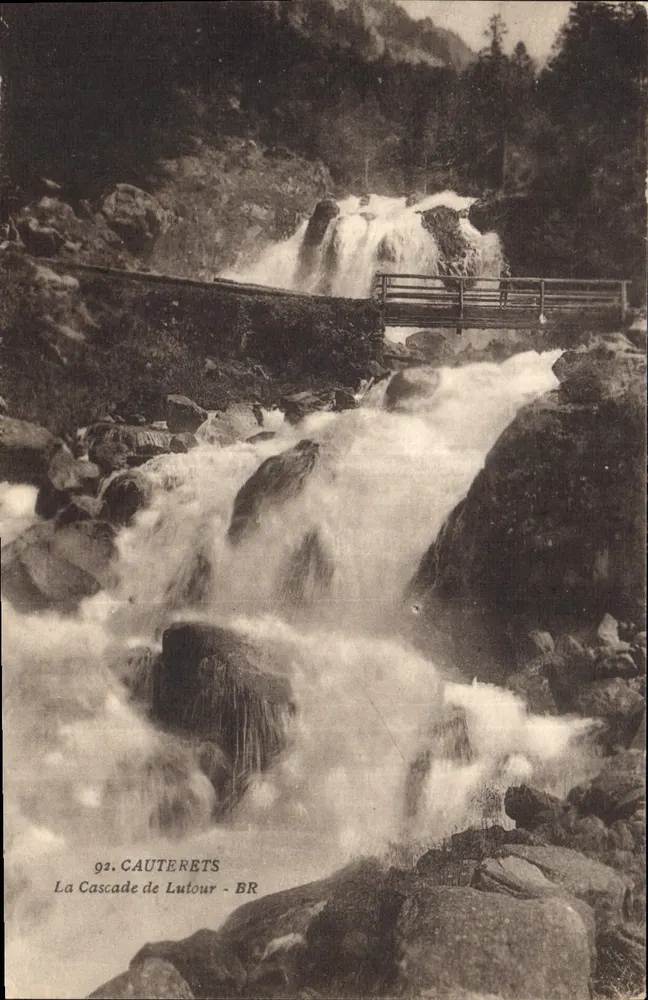 A Cachoeira de Lutour — Cauterets - BR — 92. Cauterets - Frente